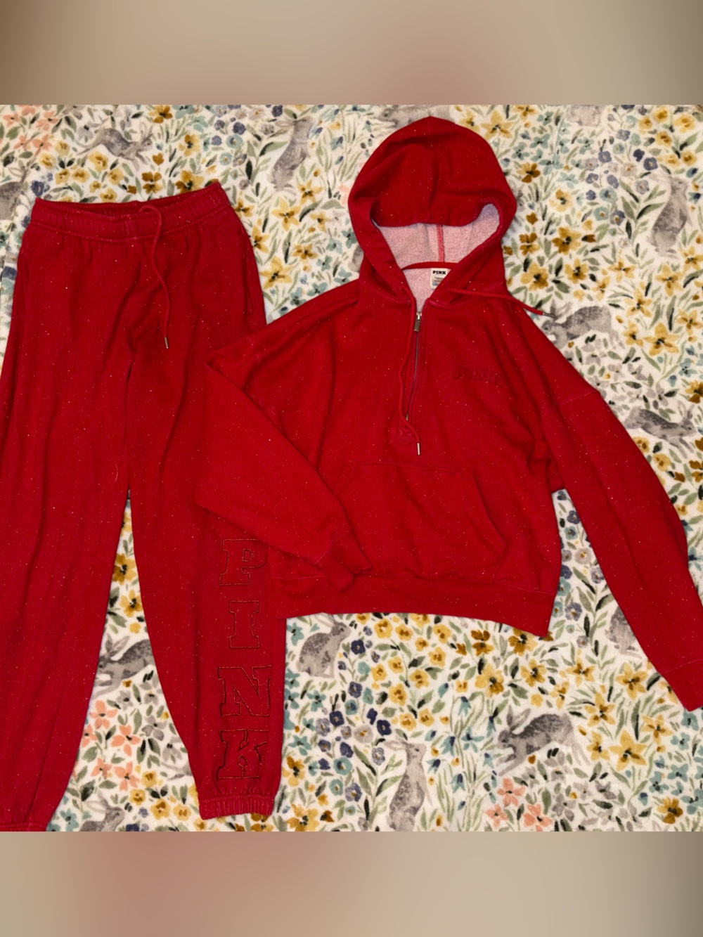 PINK VS Red Sweat-set with Silver Tinsel